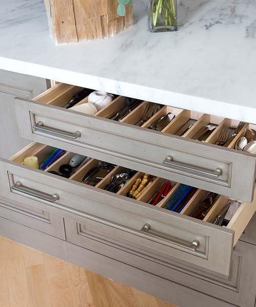 organized kitchen drawers