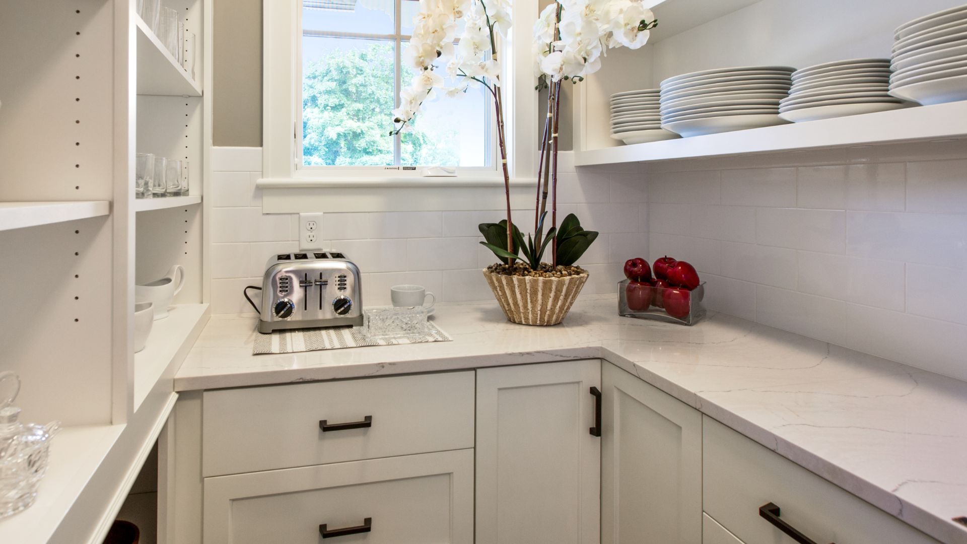 kitchen pantry with cabinets